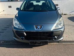 Grau Gebraucht 2006 Peugeot 307 Kleinwagen | 2.200 € (Fairer Preis)