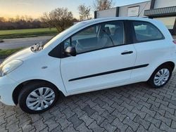 Weiß Gebraucht 2011 Toyota Yaris Kleinwagen | 4.300 € (Fairer Preis)