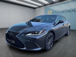 Grau Neu 2024 Lexus ES300H Limousine | 49.299 € (Teuer)
