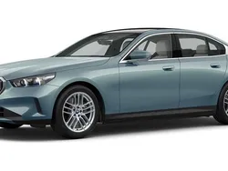 Grün Gebraucht 2024 BMW i5 Comfort Edition Limousine | 63.787 € (Etwas zu teuer)
