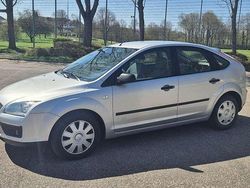 Gebraucht 2005 Ford Focus Trend Limousine | 1.900 € (Fairer Preis)