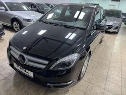 Schwarz Gebraucht 2013 Mercedes B200 Van / Kleinbus | 8.800 € (Fairer Preis)
