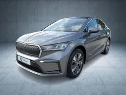 Grau Gebraucht 2024 Skoda Enyaq iV Loft SUV | 41.990 €