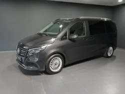 Grau Gebraucht 2024 Mercedes V250 Style Van / Kleinbus | 63.900 € (Teuer)