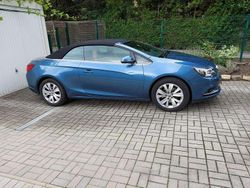 Blau Gebraucht 2015 Opel Cascada Innovation Cabrio | 15.990 € (Etwas zu teuer)