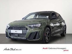Distriktgrün metallic/mythossc Gebraucht 2025 Audi A1 S-Line Kleinwagen | 32.940 € (Fairer Preis)