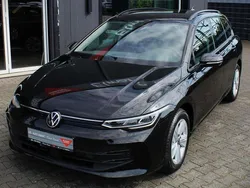 Grenadillschwarz metallic Neu 2025 VW Golf VIII Life Kombi | 28.490 € (Fairer Preis)