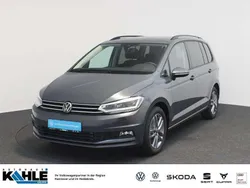 Deep black perleffekt Gebraucht 2024 VW Touran Comfortline Van / Kleinbus | 33.290 € (Guter Preis)