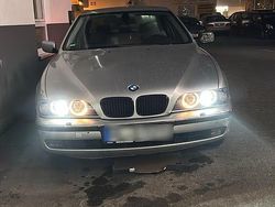 Silber Gebraucht 2000 BMW 523 M Sport Limousine | 1.350 €