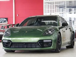 Mambagrün (metallic) Gebraucht 2019 Porsche Panamera GTS Limousine | 69.850 € (Superpreis)