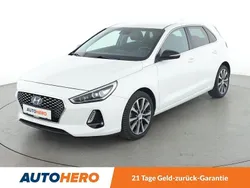 Weiß Gebraucht 2017 Hyundai i30 Intro Edition Kleinwagen | 12.050 € (Fairer Preis)