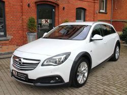 Weiß Gebraucht 2014 Opel Insignia Country Tourer Kombi | 11.500 € (Etwas zu teuer)