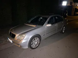 Silber Gebraucht 2003 Mercedes C200 Limousine | 3.000 €