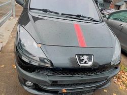 Schwarz Gebraucht 2005 Peugeot 1007 Van / Kleinbus | 2.499 €