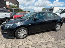 Schwarz Gebraucht 2014 Opel Astra Limousine | 4.990 € (Fairer Preis)