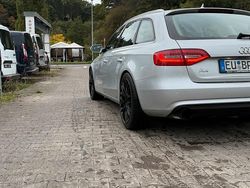 Silber Gebraucht 2012 Audi A4 Kombi | 9.499 €