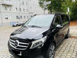 Schwarz Gebraucht 2015 Mercedes V200 Edition Van / Kleinbus | 38.999 € (Teuer)