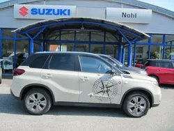 Beige (metallic) Gebraucht 2021 Suzuki Vitara Comfort SUV | 18.950 € (Fairer Preis)