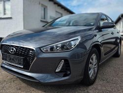 Grau Gebraucht 2017 Hyundai i30 Trend Limousine | 11.999 € (Guter Preis)