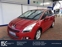 Rot Gebraucht 2010 Peugeot 5008 Premium Van / Kleinbus | 8.490 €