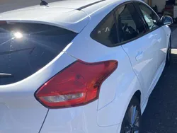 Weiß Gebraucht 2017 Ford Focus ST-Line Limousine | 7.900 € (Guter Preis)
