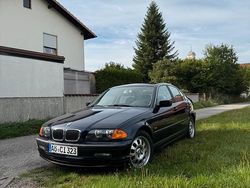 Blau Gebraucht 1999 BMW 323 Limousine | 4.000 € (Teuer)