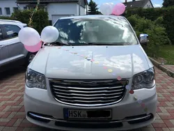 Weiß Gebraucht 2015 Chrysler Town & Country Van / Kleinbus | 12.500 €