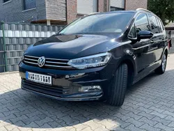 Schwarz Gebraucht 2016 VW Touran Highline Van / Kleinbus | 19.400 € (Guter Preis)