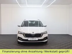 Weiß Gebraucht 2022 Skoda Octavia Ambition Kombi | 20.990 € (Superpreis)