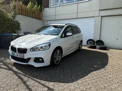 Weiß Gebraucht 2015 BMW 220 Gran Tourer M Sport Van / Kleinbus | 11.999 € (Superpreis)