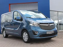 Blau metallic Gebraucht 2016 Opel Vivaro Active Van | 21.450 €