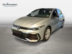 Silber Gebraucht 2024 VW Golf VIII R-line Limousine | 31.990 € (Fairer Preis)