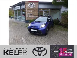 Juniper blue / night sky black Neu 2024 Toyota Aygo Team Kleinwagen | 19.789 €