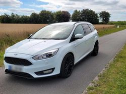 Weiß Gebraucht 2015 Ford Focus Kombi | 5.700 €