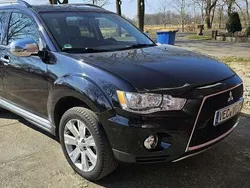 Schwarz Gebraucht 2012 Mitsubishi Outlander SUV | 12.000 €