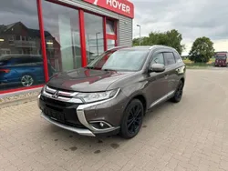 Braun Gebraucht 2017 Mitsubishi Outlander Diamant Edition SUV | 13.490 € (Fairer Preis)