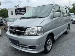 Grau Gebraucht 2009 Toyota HiAce Van / Kleinbus | 12.000 € (Teuer)