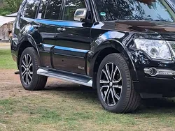 Schwarz Gebraucht 2018 Mitsubishi Pajero Edition SUV | 33.900 € (Fairer Preis)