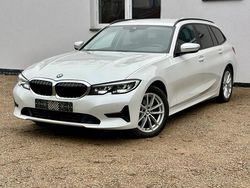 Weiß Gebraucht 2021 BMW 320 Sport Line Kombi | 17.800 € (Guter Preis)