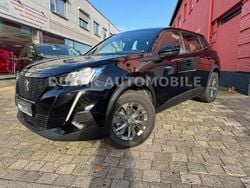 Lackierung schwarz perla nera/ Gebraucht 2022 Peugeot 2008 Active SUV | 18.400 € (Superpreis)