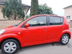 Rot Gebraucht 2008 Daihatsu Sirion Kleinwagen | 2.800 €