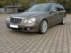 Grau Gebraucht 2007 Mercedes E320 Avantgarde Kombi | 7.500 € (Teuer)