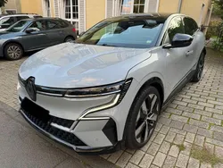 Grau Gebraucht 2022 Renault Mégane Komfort Limousine | 22.500 € (Fairer Preis)