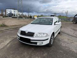 Weiß Gebraucht 2008 Skoda Octavia Ambiente Kombi | 1.699 € (Guter Preis)