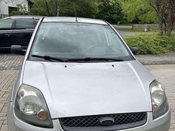 Grau Gebraucht 2007 Ford Fiesta Fun X Kleinwagen | 1.500 € (Fairer Preis)