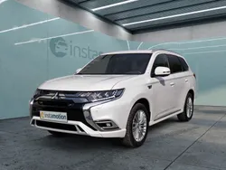 Weiß Gebraucht 2020 Mitsubishi Outlander P-HEV Top SUV | 21.890 € (Fairer Preis)