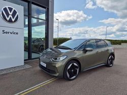Dark olivine green metallic Gebraucht 2024 VW ID.3 Pro Kleinwagen | 43.950 €