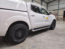 Weiß Gebraucht 2016 Nissan Navara Tekna Abholung | 14.900 €