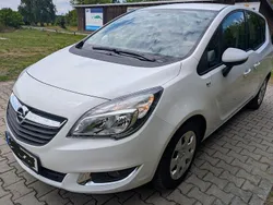 Weiß Gebraucht 2015 Opel Meriva Selection Van / Kleinbus | 7.990 € (Fairer Preis)