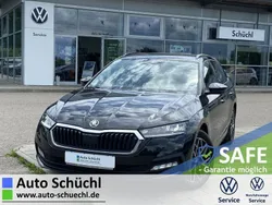 Blackmagic perleffekt Gebraucht 2022 Skoda Octavia Clever Kombi | 25.370 € (Etwas zu teuer)